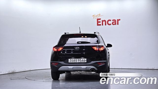 Kia Stonic из Кореи Encar