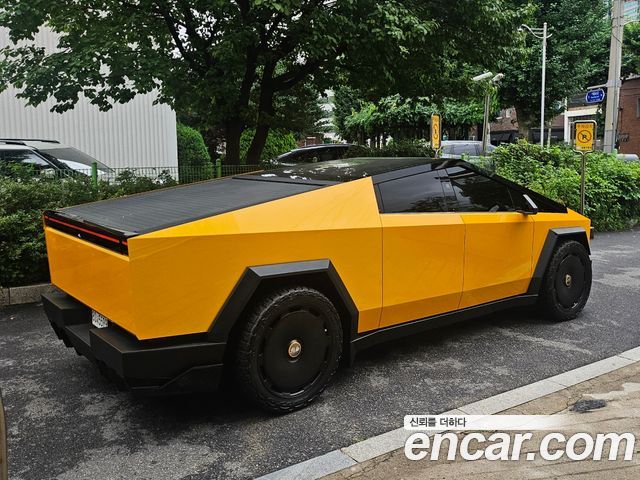 Tesla Cybertruck AWD — пробег 11 950 км — фото 4 из 5
