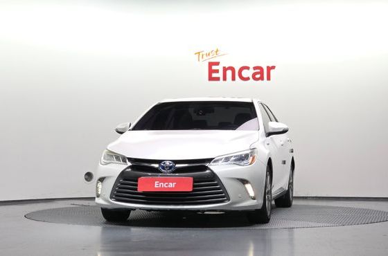 Toyota Camry Hybrid XLE — пробег 112 710 км — фото 3 из 5