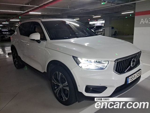 Volvo XC40 B4 Inscription — пробег 72 594 км — фото 3 из 5