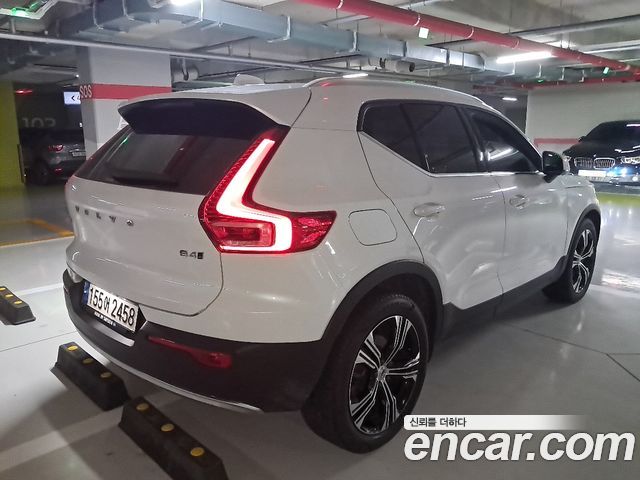 Volvo XC40 B4 Inscription — пробег 72 594 км — фото 4 из 5