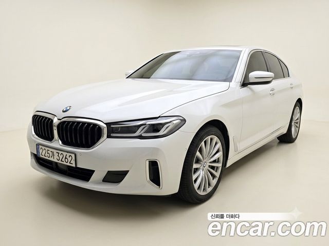 BMW Gran Turismo 630i xDrive Luxury — пробег 17 160 км — фото 1 из 5