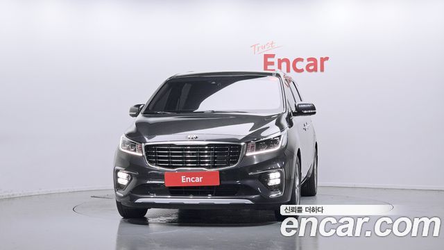 Kia Carnival 7-Seater Limousine VIP — пробег 48 341 км — фото 3 из 5