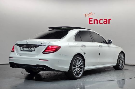 Mercedes-Benz E-Class E350 4MATIC AMG Line — пробег 91 985 км — фото 2 из 5
