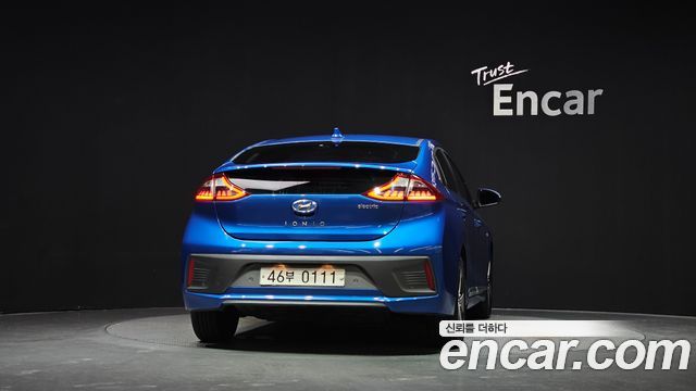 Hyundai Ioniq Q — пробег 82 957 км — фото 4 из 5