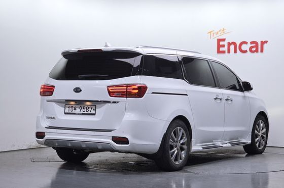 Kia Carnival 9-Seater Noblesse Special — пробег 80 590 км — фото 2 из 5