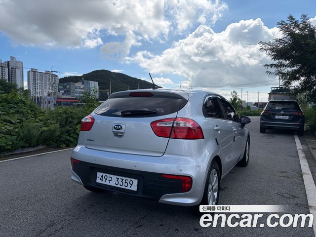 Kia pride 5DR 1.6 GDI Luxury — пробег 158 000 км — фото 4 из 5