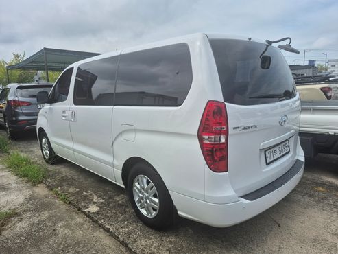 Hyundai Starex 12-Seater Wagon Smart — пробег 160 000 км — фото 4 из 5