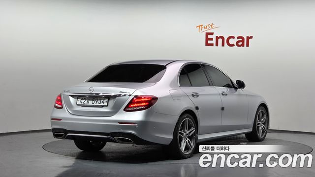 Mercedes-Benz E-Class из Кореи Encar
