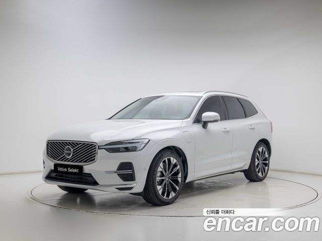 Volvo XC60 T8 Ultra Bright — пробег 4 902 км — фото 1 из 5