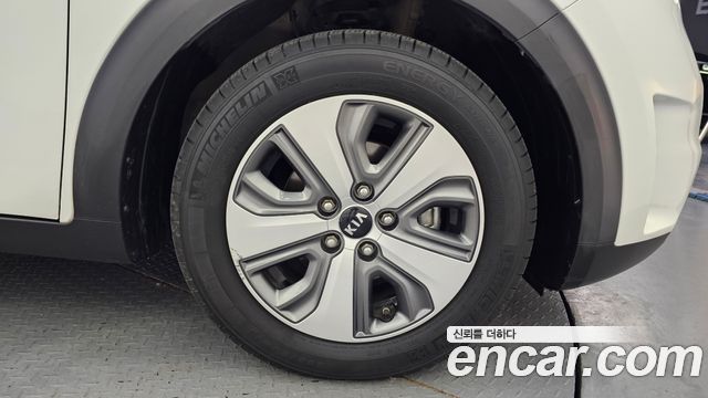 Kia Niro Prestige — пробег 157 392 км — фото 5 из 5