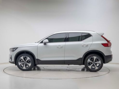 Volvo XC40 B4 Ultra Bright — пробег 14 224 км — фото 3 из 5