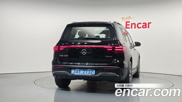 Mercedes-Benz EQB EQB300 4MATIC AMG Line — пробег 8 458 км — фото 4 из 5