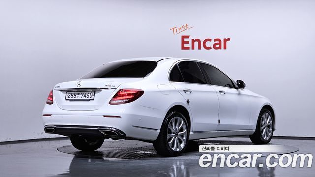 Mercedes-Benz E-Class из Кореи Encar