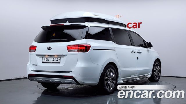 Kia Carnival 9-seater Outdoor Prestige — пробег 128 317 км — фото 2 из 5