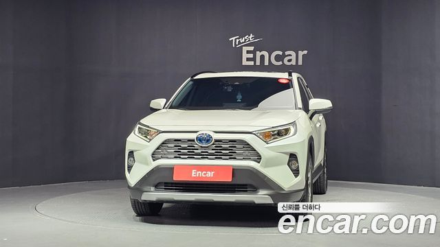 Toyota RAV4 2.5 4WD Hybrid — пробег 41 820 км — фото 3 из 5