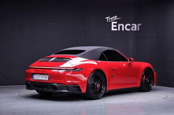 Porsche 911 Carrera 4 GTS Cabriolet — пробег 12 694 км — фото 2 из 5