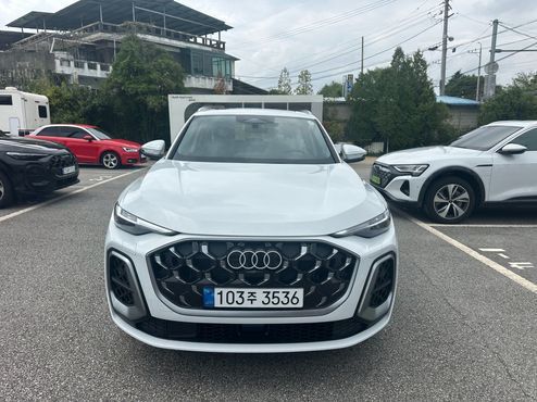 Audi Q5 40 TFSI Quattro S Line — пробег 30 км — фото 3 из 5