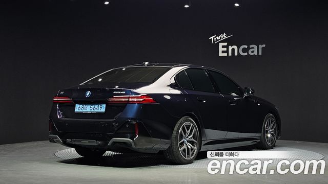 BMW i5 eDrive 40 M Sport — пробег 38 484 км — фото 2 из 5
