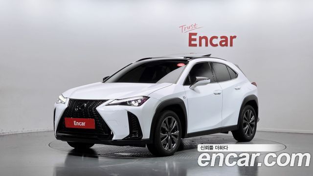 Lexus UX 2.0 F-Sport 2WD — пробег 22 246 км — фото 1 из 5