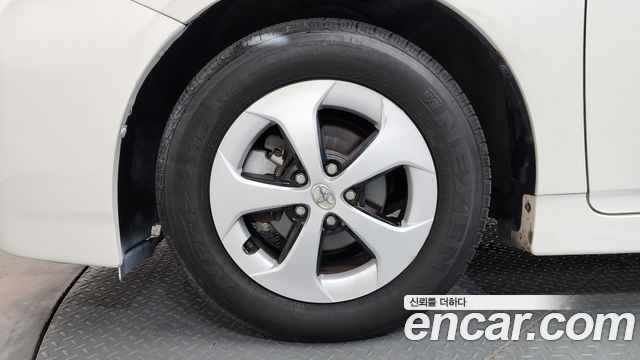Toyota Prius из Кореи Encar