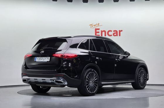 Mercedes-Benz GLC-Class GLC300 4MATIC AMG Line — пробег 92 573 км — фото 2 из 5