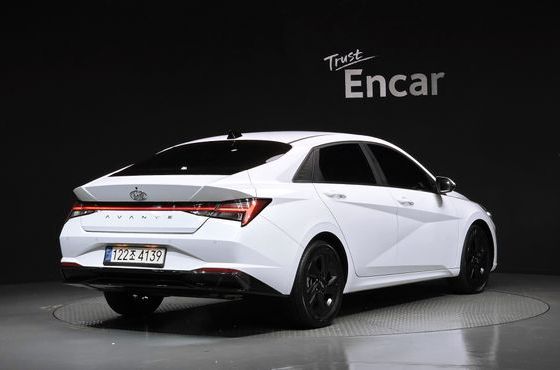 Hyundai AVANTE Inspiration — пробег 18 167 км — фото 2 из 5