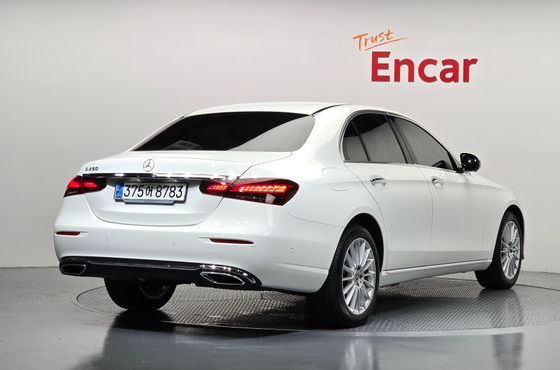 Mercedes-Benz E-Class E250 Exclusive — пробег 23 658 км — фото 2 из 5