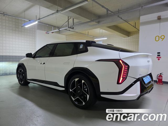 Kia EV4 Long Range 2WD GT LIne — пробег 521 км — фото 4 из 5