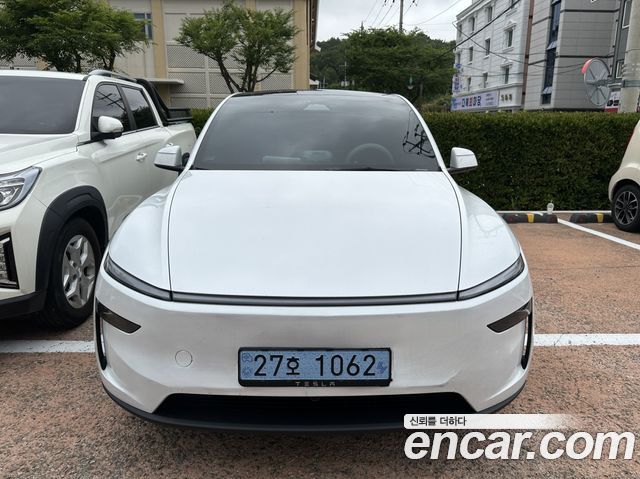 Tesla Model Y Premium RWD — пробег 964 км — фото 3 из 5