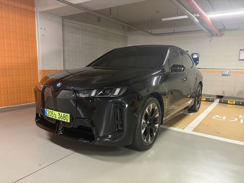 BMW iX xDrive45 M Sport — пробег 732 км — фото 1 из 5