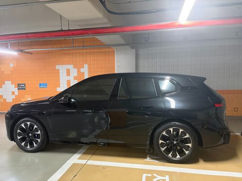 BMW iX xDrive45 M Sport — пробег 732 км — фото 3 из 5