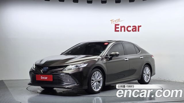 Toyota Camry 2.5 XLE Hybrid — пробег 137 246 км — фото 1 из 5