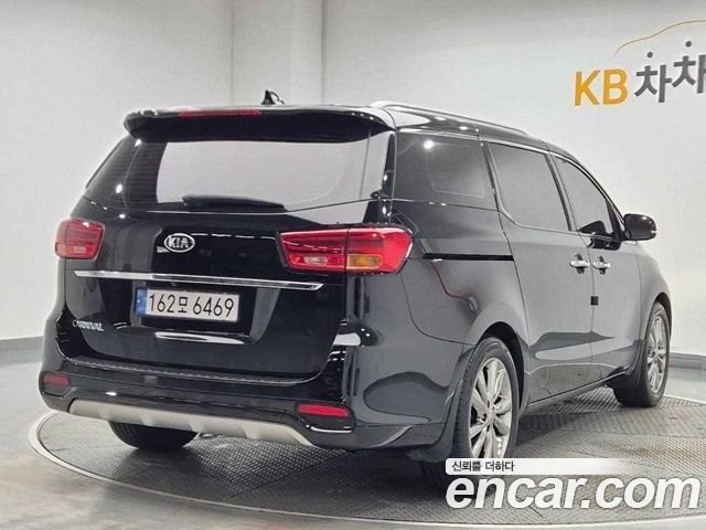Kia Carnival из Кореи Encar