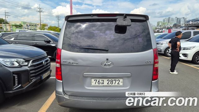 Hyundai Starex 12-Seater Wagon CVX Premium — пробег 229 900 км — фото 2 из 5