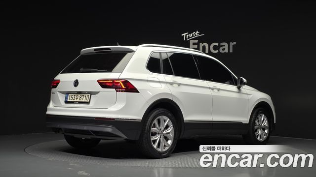 Volkswagen Tiguan 2.0 TDI Premium — пробег 58 660 км — фото 2 из 5