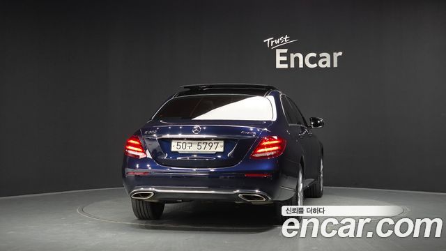 Mercedes-Benz E-Class из Кореи Encar