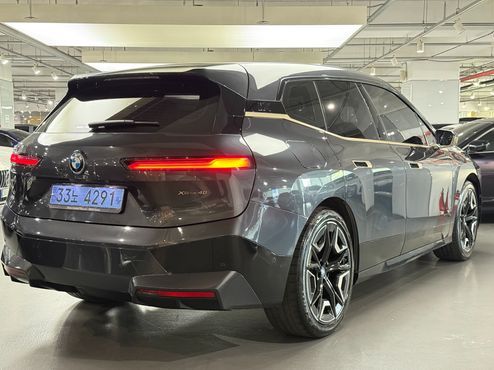 BMW iX xDrive40 First Edition — пробег 98 469 км — фото 2 из 5