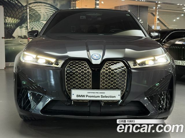 BMW iX xDrive40 First Edition — пробег 98 469 км — фото 3 из 5