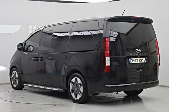 Hyundai Staria Tourer 9-Seater Modern — пробег 82 499 км — фото 4 из 5