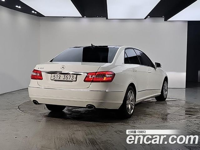 Mercedes-Benz E-Class из Кореи Encar