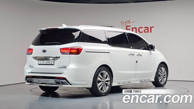 Kia Carnival из Кореи Encar