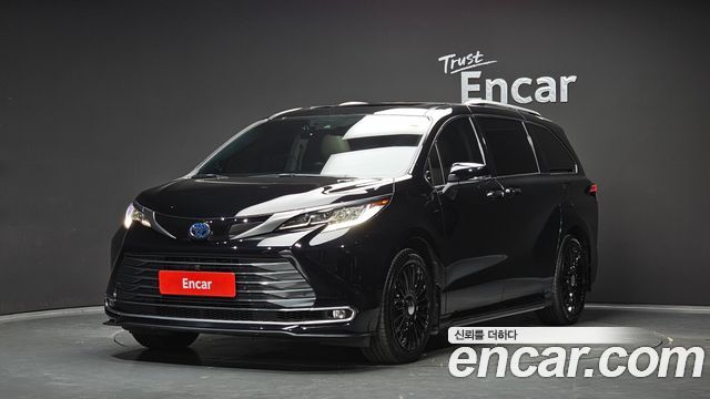 Toyota Sienna 2.5 Hybrid 2WD — пробег 34 803 км — фото 1 из 5