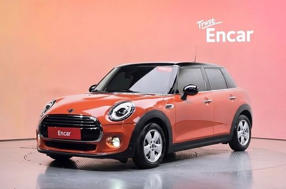 Mini Cooper 5Door Standard 3rd — пробег 64 690 км — фото 1 из 5