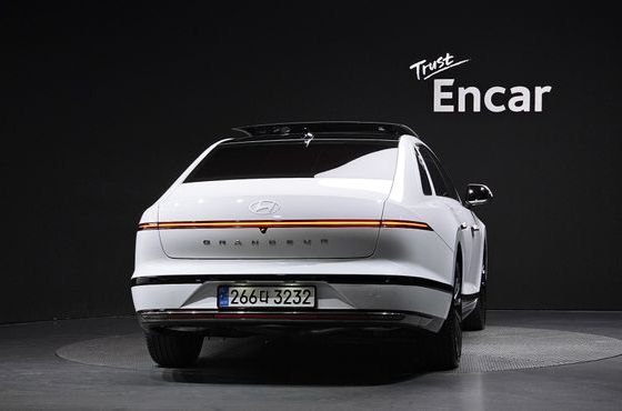 Hyundai Grandeur Calligraphy — пробег 15 100 км — фото 4 из 5