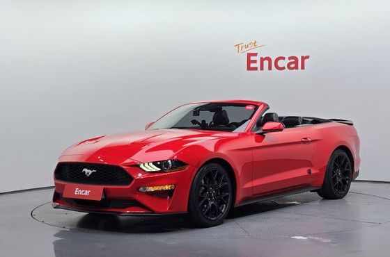 Ford Mustang Convertible — пробег 72 649 км — фото 1 из 5