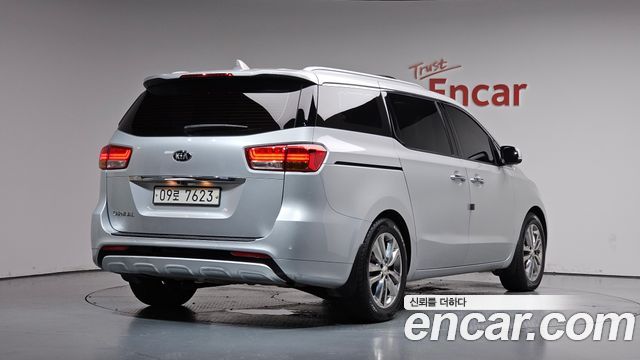Kia Carnival из Кореи Encar