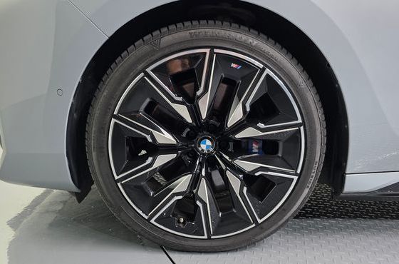BMW i7 M70 xDrive — пробег 49 798 км — фото 5 из 5