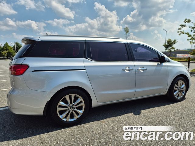 Kia Carnival из Кореи Encar
