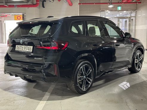 BMW X1 xDrive 20i M Sport — пробег 4 436 км — фото 2 из 5